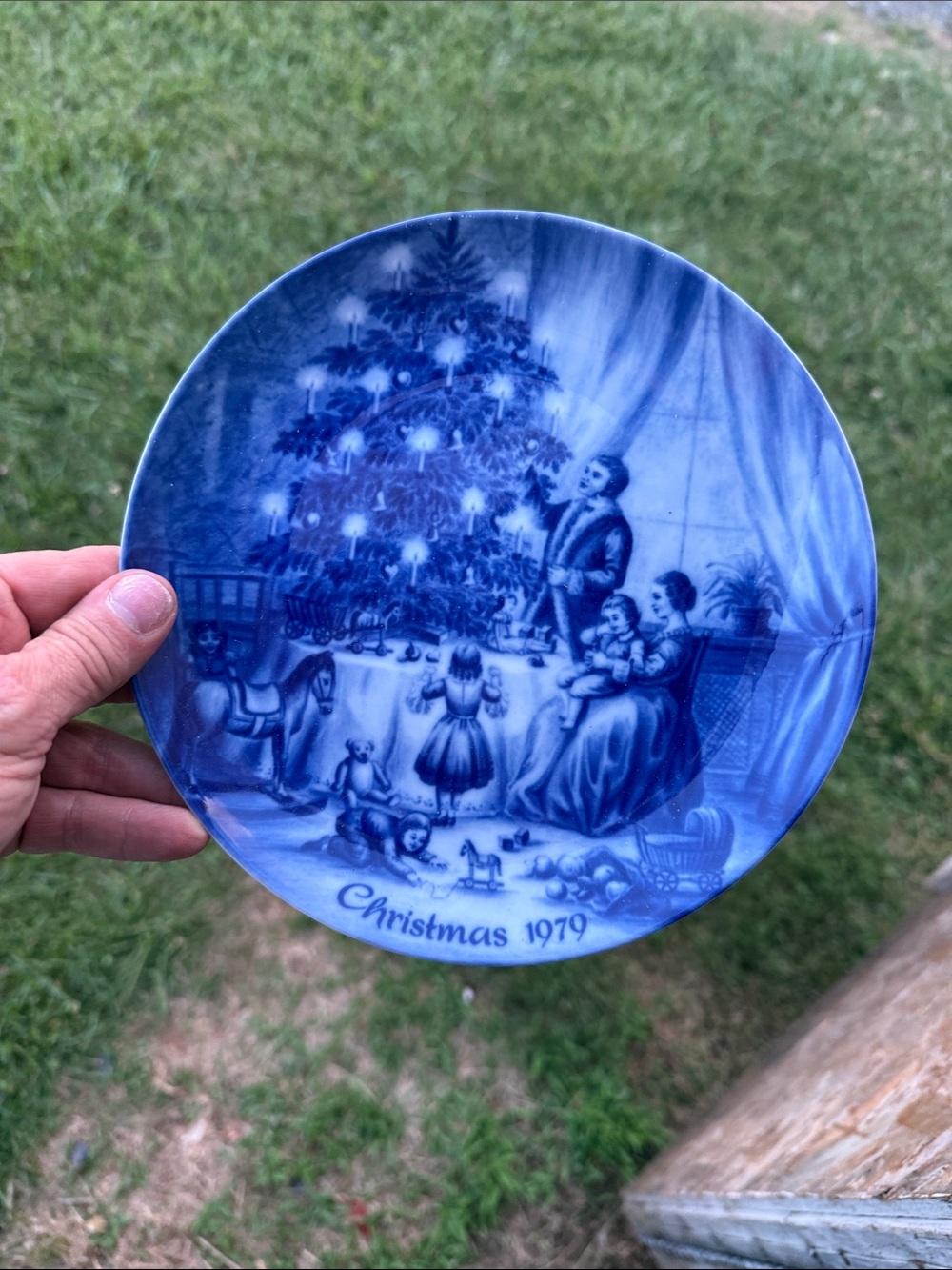 Blue Christmas 1979 Decorative Collector Plate